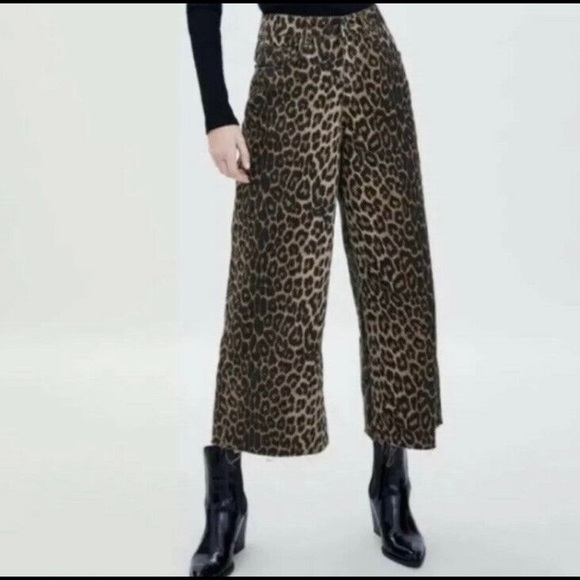 Zara Denim - Zara Leopard Wide Leg Jeans Size 10